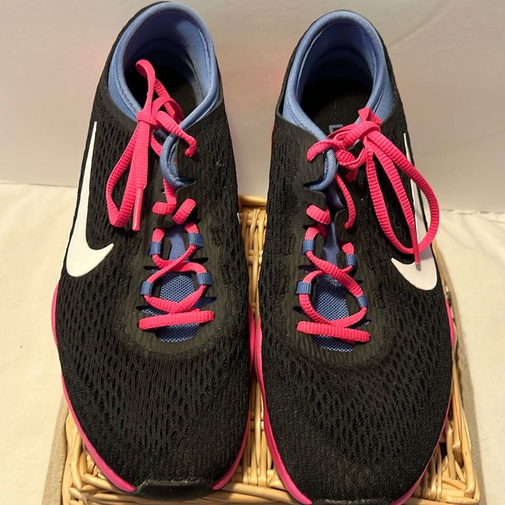 Nike Training Zoom 7.5  Black/Pink Lace Up Athletic Sneaker